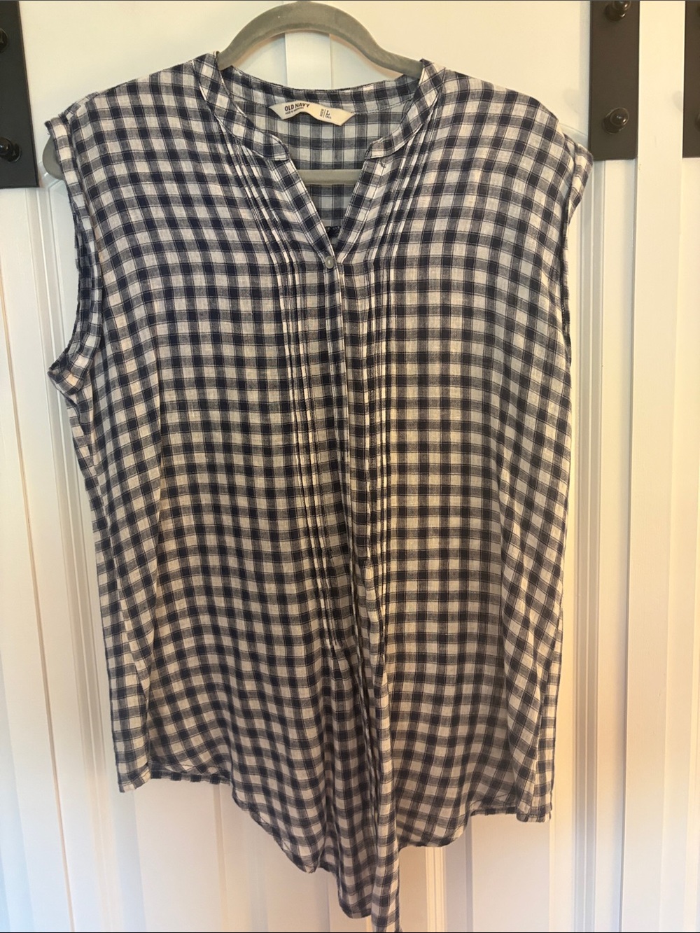 Rails Sleeveless Gingham Button-Front Top in Navy & White